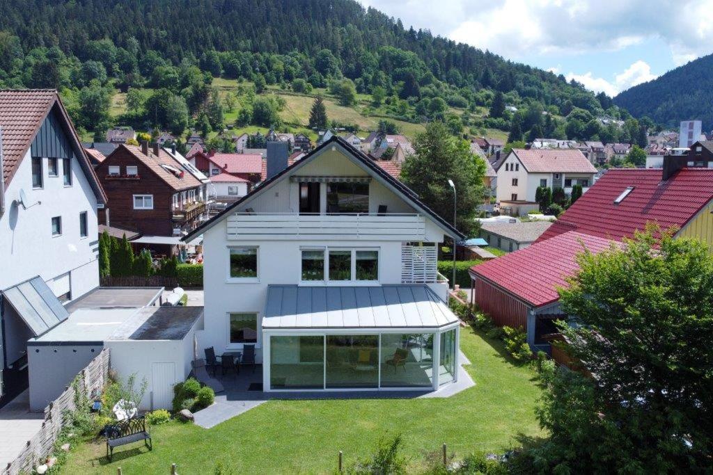 Ferienwohnung Am Enzufer Mit Balkon In Bad Wildbad Im Schwarzwald 외부 사진